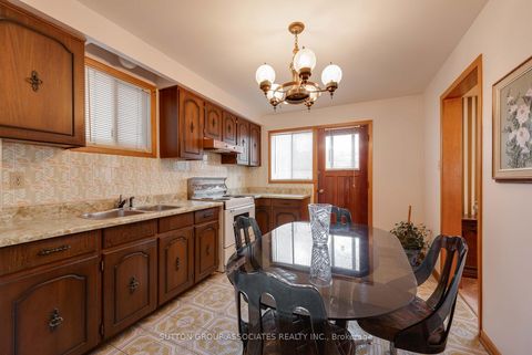 Photo 12 at 299 Wychwood Avenue, Cedarvale, Toronto