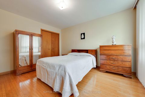 Photo 15 at 299 Wychwood Avenue, Cedarvale, Toronto