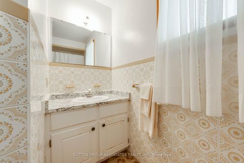 Photo 19 at 299 Wychwood Avenue, Cedarvale, Toronto