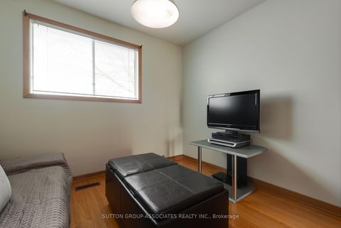 Photo 22 at 299 Wychwood Avenue, Cedarvale, Toronto