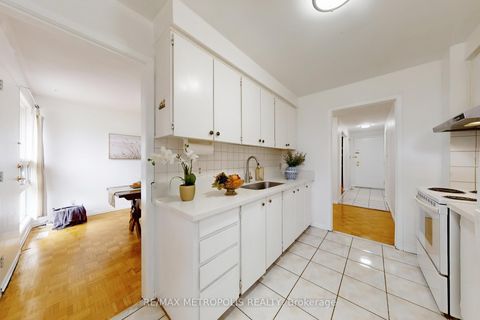 Photo 11 at 25 - 1021 Midland Avenue, Eglinton East, Toronto