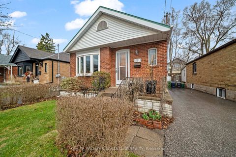 Photo 1 at 90 Hollis Avenue, Cliffside, Toronto