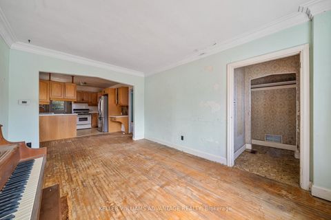 Photo 2 at 90 Hollis Avenue, Cliffside, Toronto