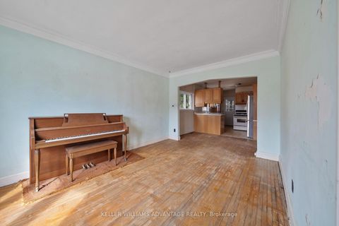 Photo 3 at 90 Hollis Avenue, Cliffside, Toronto