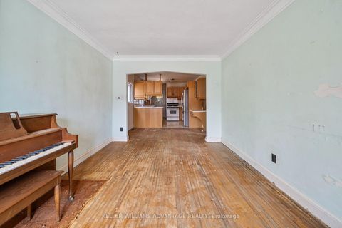 Photo 4 at 90 Hollis Avenue, Cliffside, Toronto