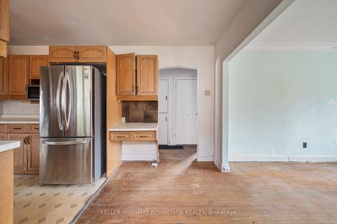 Photo 6 at 90 Hollis Avenue, Cliffside, Toronto