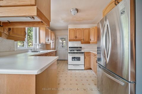 Photo 7 at 90 Hollis Avenue, Cliffside, Toronto