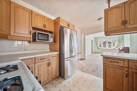 Photo 9 at 90 Hollis Avenue, Cliffside, Toronto