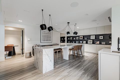 Photo 9 at 920 - 115 Denison Avenue, Chinatown, Toronto