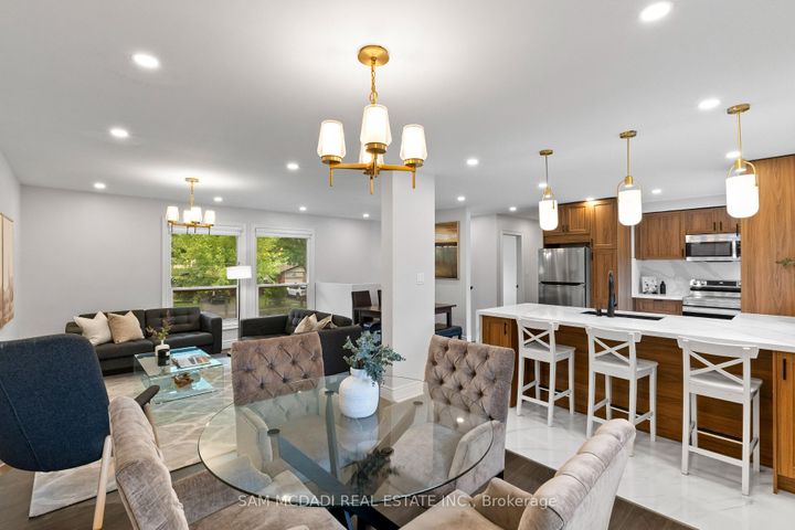 Photo 10 at 7209 Fayette Circle, Meadowvale, Mississauga