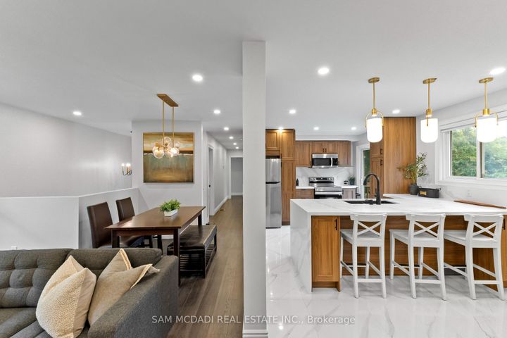 Photo 14 at 7209 Fayette Circle, Meadowvale, Mississauga