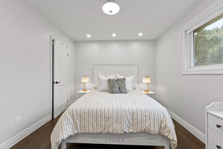 Photo 17 at 7209 Fayette Circle, Meadowvale, Mississauga