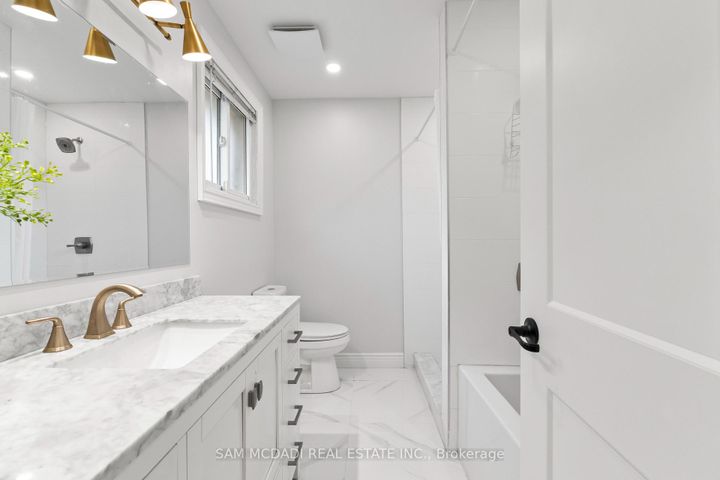 Photo 18 at 7209 Fayette Circle, Meadowvale, Mississauga