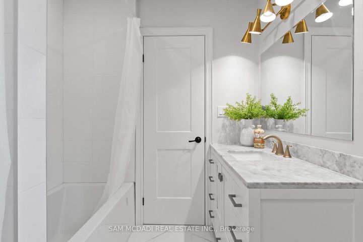 Photo 19 at 7209 Fayette Circle, Meadowvale, Mississauga