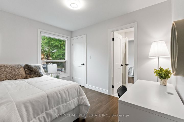 Photo 21 at 7209 Fayette Circle, Meadowvale, Mississauga