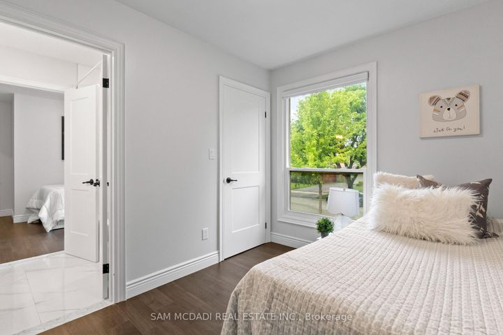 Photo 25 at 7209 Fayette Circle, Meadowvale, Mississauga