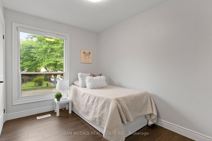 Photo 26 at 7209 Fayette Circle, Meadowvale, Mississauga