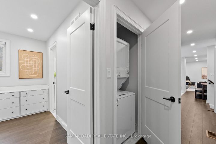 Photo 27 at 7209 Fayette Circle, Meadowvale, Mississauga