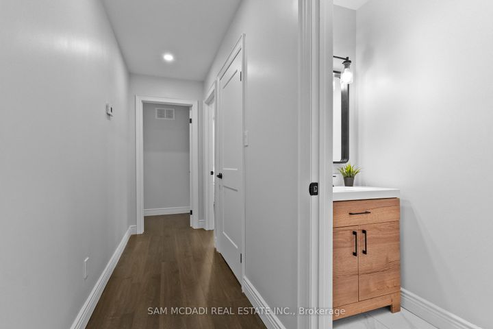 Photo 28 at 7209 Fayette Circle, Meadowvale, Mississauga