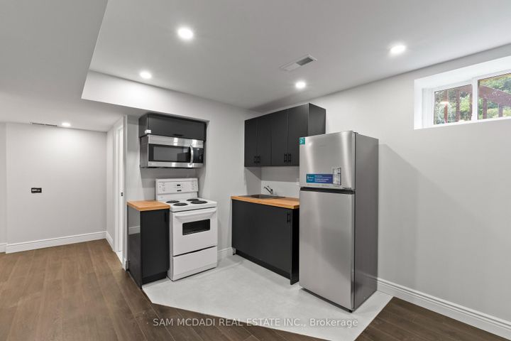 Photo 34 at 7209 Fayette Circle, Meadowvale, Mississauga