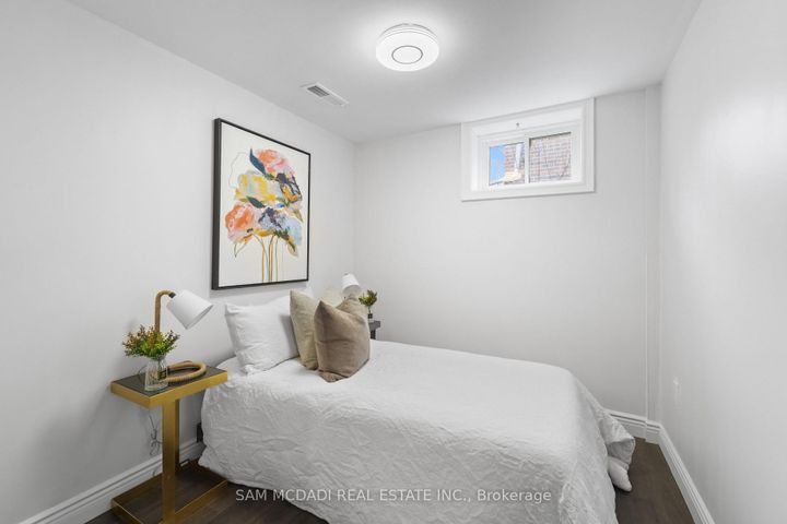 Photo 35 at 7209 Fayette Circle, Meadowvale, Mississauga