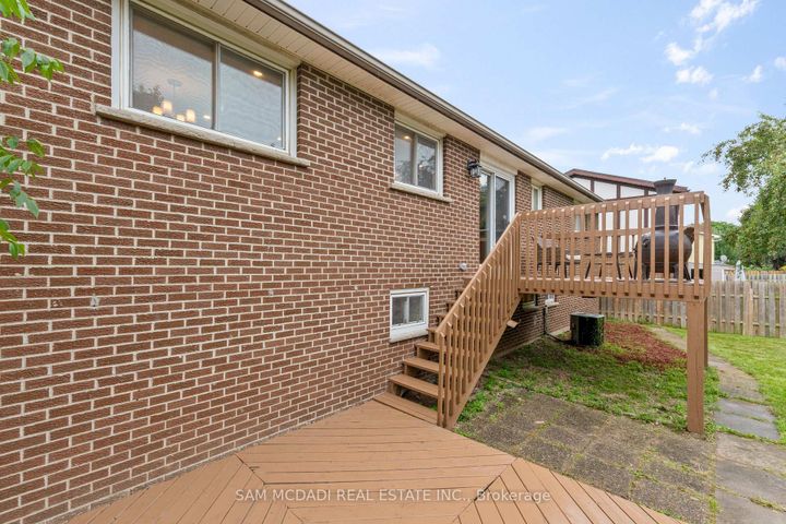 Photo 39 at 7209 Fayette Circle, Meadowvale, Mississauga