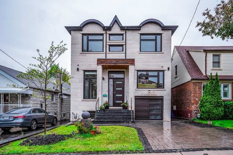 Photo 1 at 1A Roblin Avenue, East York, Toronto