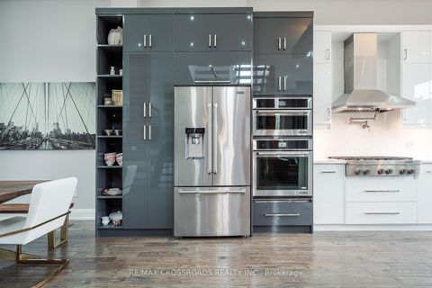 Photo 8 at 1A Roblin Avenue, East York, Toronto