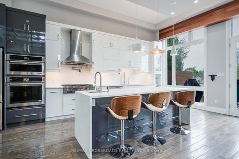 Photo 10 at 1A Roblin Avenue, East York, Toronto