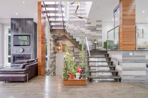 Photo 19 at 1A Roblin Avenue, East York, Toronto