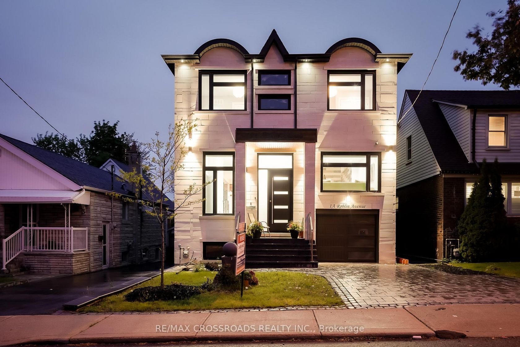 1A Roblin Avenue, East York, Toronto photo number 2