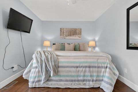 Photo 20 at 56 Ivory Court, Bowmanville, Clarington