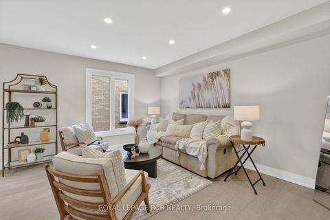 Photo 4 at 186 Patna Crescent, Maple, Vaughan