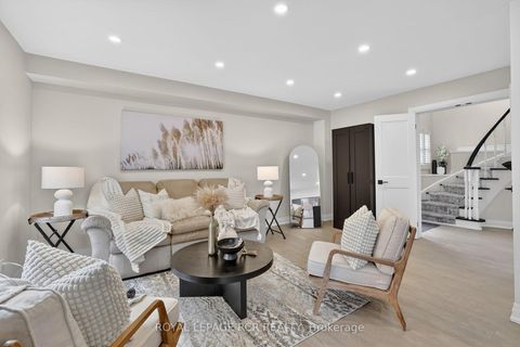 Photo 7 at 186 Patna Crescent, Maple, Vaughan