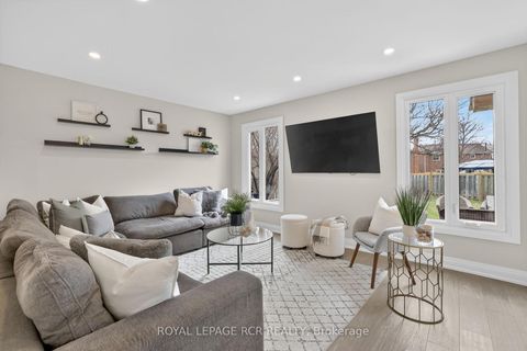 Photo 9 at 186 Patna Crescent, Maple, Vaughan