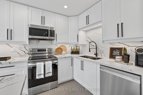 Photo 13 at 186 Patna Crescent, Maple, Vaughan