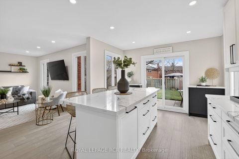 Photo 14 at 186 Patna Crescent, Maple, Vaughan