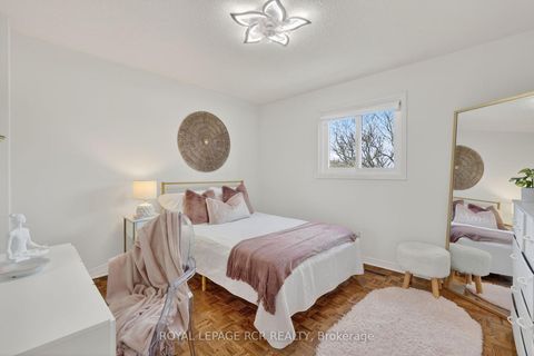 Photo 24 at 186 Patna Crescent, Maple, Vaughan