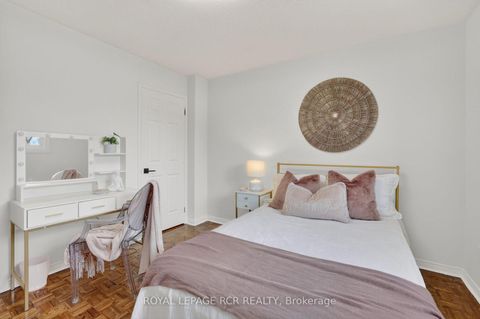 Photo 25 at 186 Patna Crescent, Maple, Vaughan