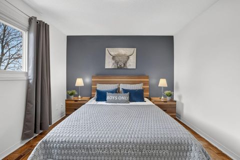 Photo 27 at 186 Patna Crescent, Maple, Vaughan