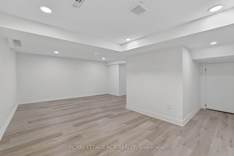 Photo 32 at 186 Patna Crescent, Maple, Vaughan