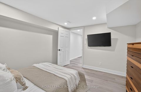 Photo 38 at 186 Patna Crescent, Maple, Vaughan