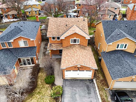 Photo 43 at 186 Patna Crescent, Maple, Vaughan