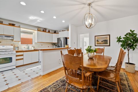 Photo 7 at 82 Fifth Street, New Toronto, Toronto