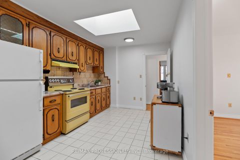 Photo 19 at 82 Fifth Street, New Toronto, Toronto