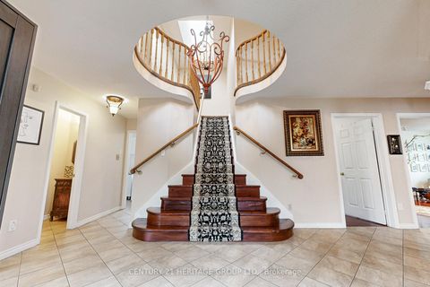 Photo 4 at 98 Charing Crescent, Aurora Highlands, Aurora