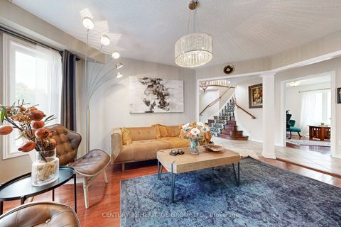 Photo 7 at 98 Charing Crescent, Aurora Highlands, Aurora