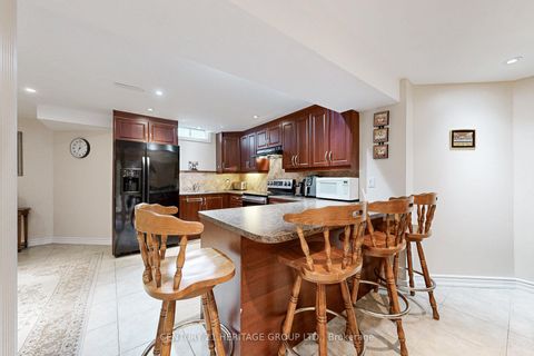 Photo 41 at 98 Charing Crescent, Aurora Highlands, Aurora