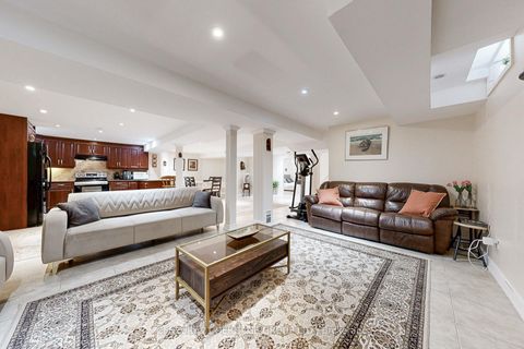 Photo 44 at 98 Charing Crescent, Aurora Highlands, Aurora