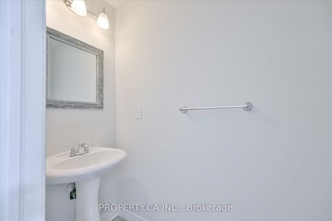 Photo 13 at 46 - 1051 On Bogart Circle, College Manor, Newmarket